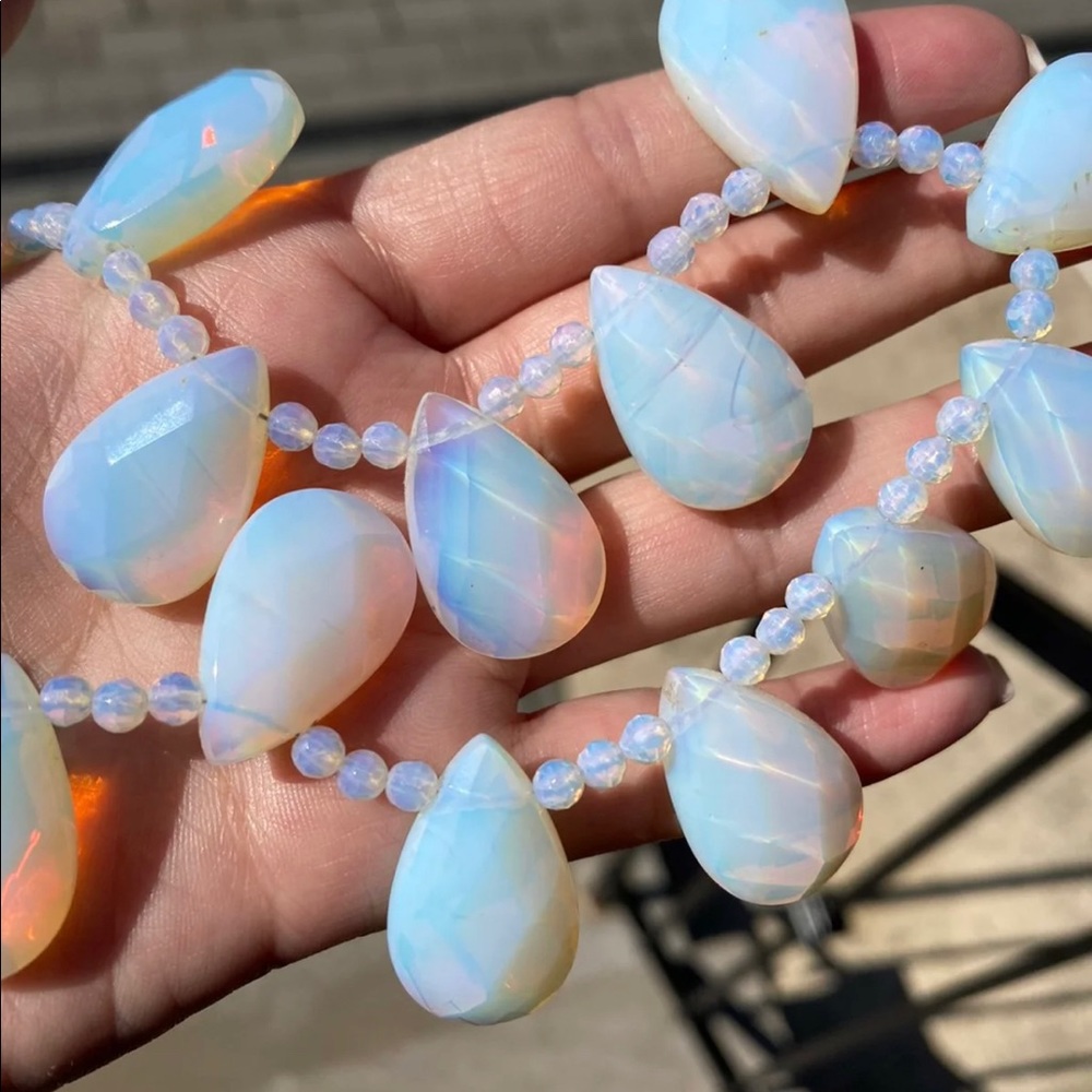 Gorgeous Vintage Opal Necklace